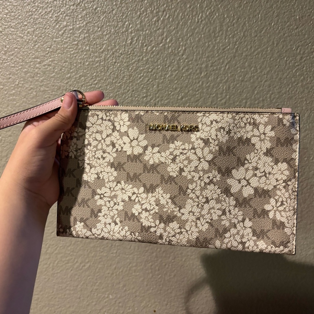 MICHAEL KORS MK Signature Floral Clutch Wristlet Wallet